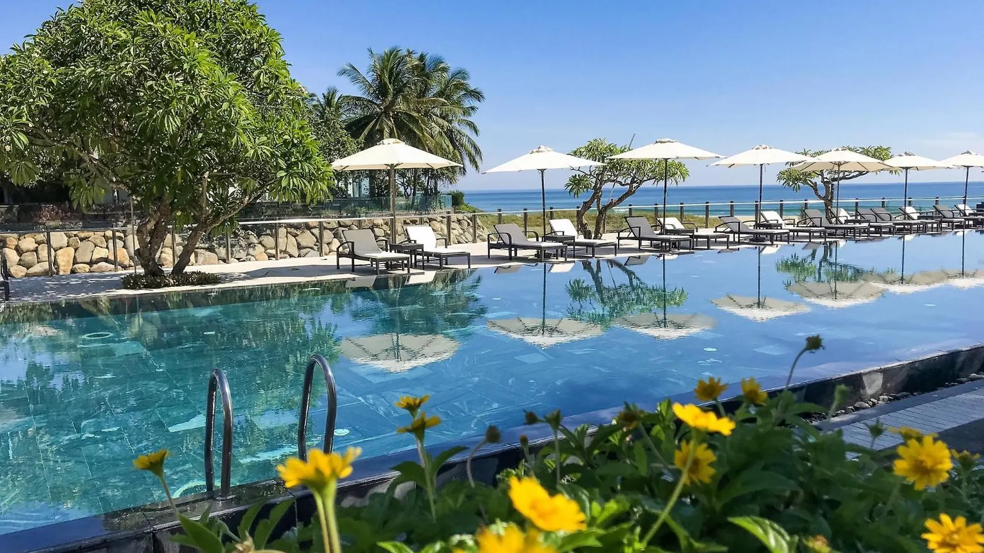 The Ocean Luxury Villa Da Nang Resort