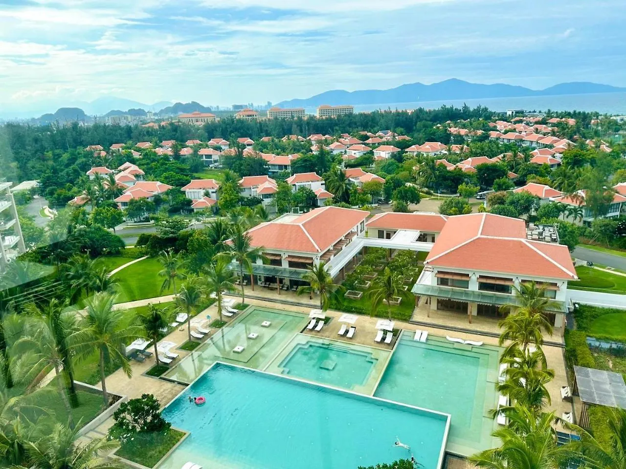 The Ocean Luxury Villa Da Nang Resort