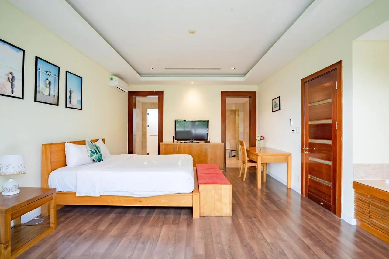 The Ocean Luxury Villa Da Nang 4*,