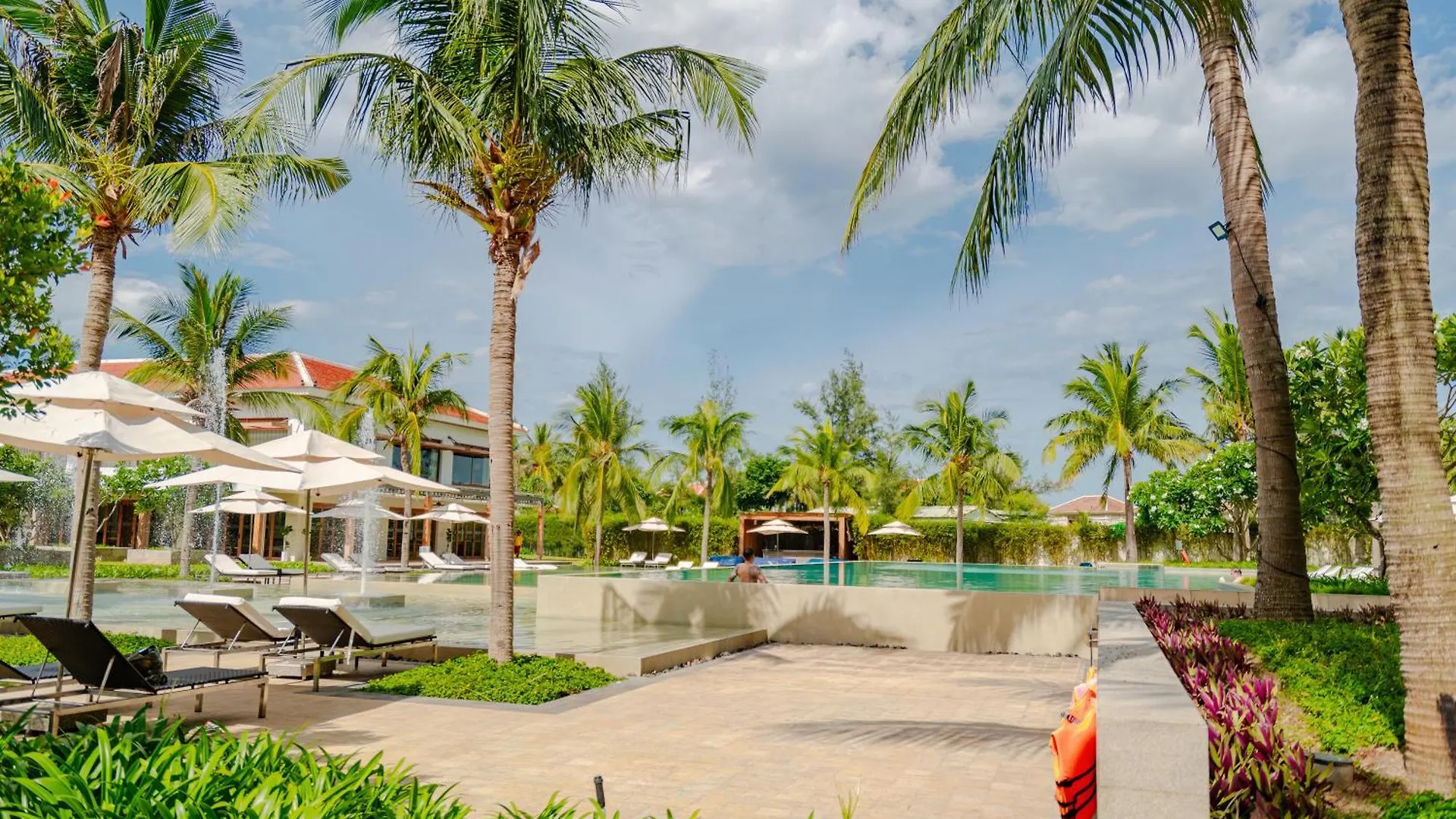 The Ocean Luxury Villa Da Nang Resort